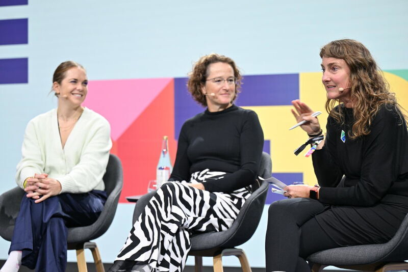 Start Into Media Medientage Konferenzbühne Insa Moderation