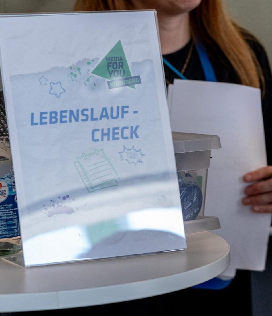 Start Into Media Lebenslauf Check